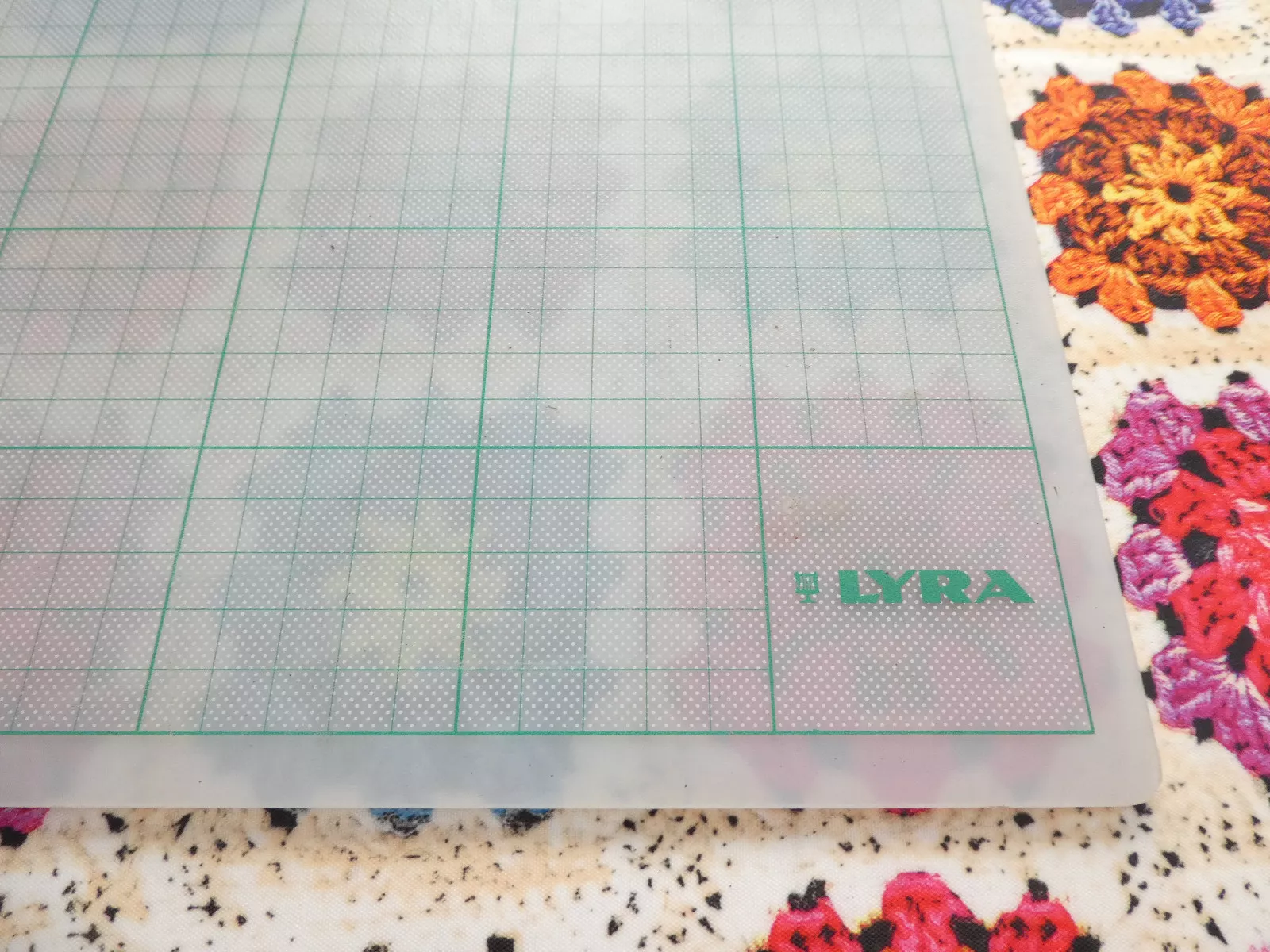 Lyra A2 - German Quality - Translucent Self Healing Cutting Mat Sewing Paper Crafts Lightbox